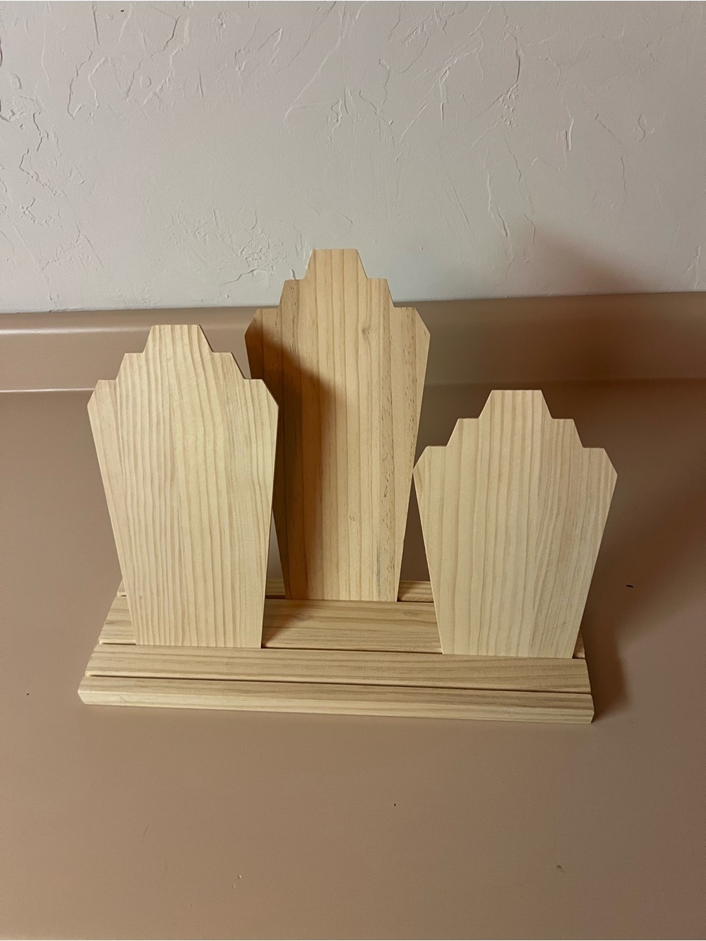 Wooden Jewelry display. - Picture 3 of 4